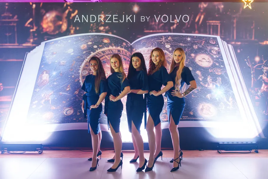 Zespół hostess OBSESSION na evencie Andrzejki by Volvo
