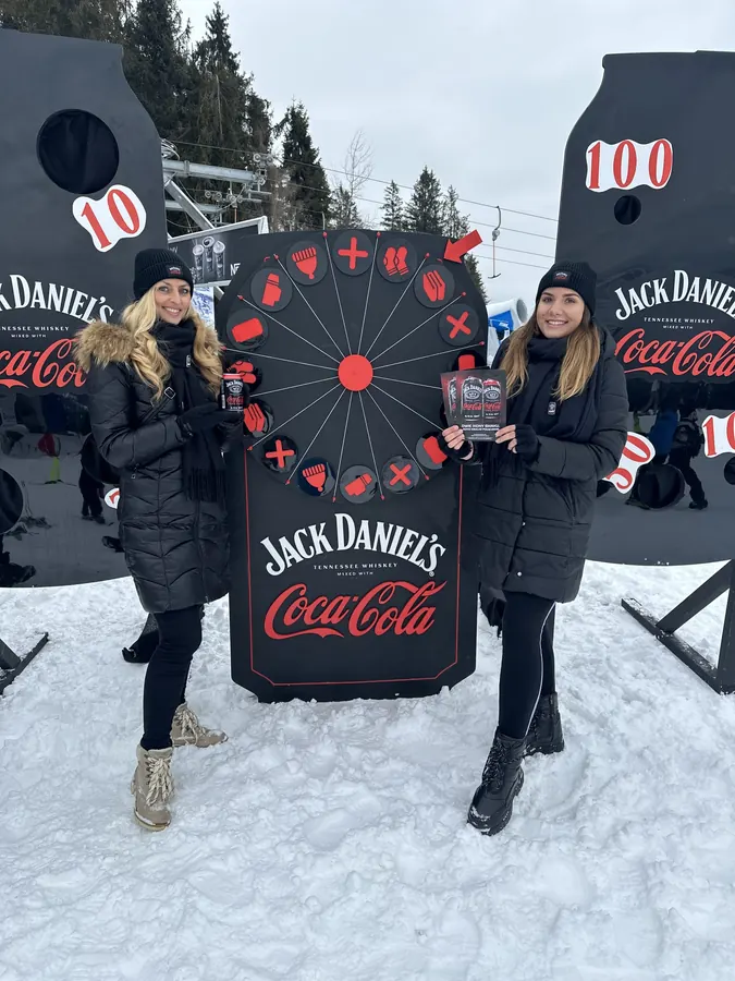 Hostessy OBSESSION podczas zimowej akcji promocyjnej Jack Daniel's i Coca-Cola